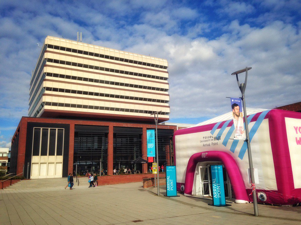 hulluniphoto's tweet photo. The sun has finally shown up!🌞 @UniOfHull @hullopendays #hullopendays #ItsNeverDullInHull https://t.co/5XBhXrv6Tm