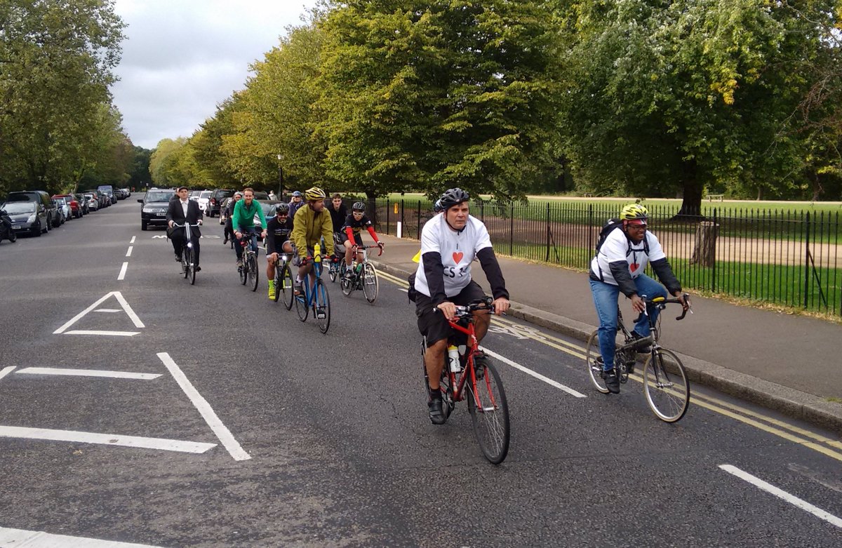 GeospatialMax's tweet photo. After #savecs11 demo riding with #SupportCS11 cyclists to #RegentsPark. Who causes pollution in this picture? @TwoWheelsGoodUK @jonny_smash https://t.co/mQm1jGxAZv