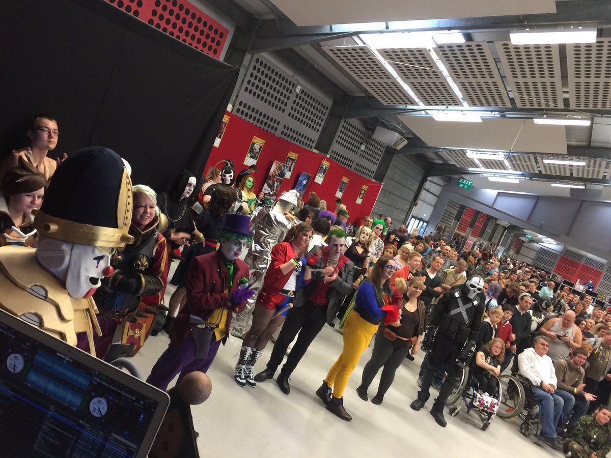 levelupleroy's tweet photo. Looks like it's #cosplay #comp time @norcon_ #norcon6 #dj #host #norwich #norfolk #event #live #geek #nerd #followback #followme https://t.co/dFdX3JZo4K