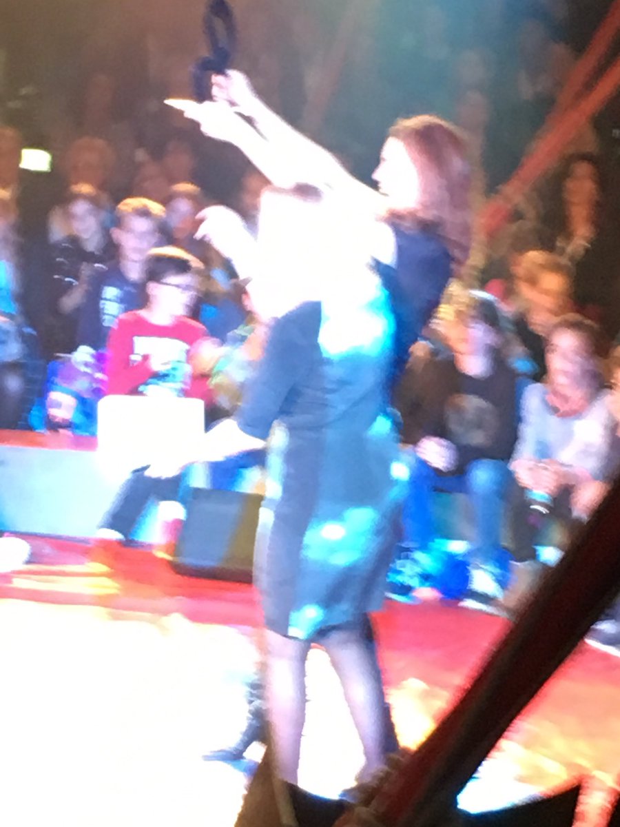 AstridWede's tweet photo. @ROCA12online  yes yes yes!!! @merelbrugman is Leraar van het Jaar MBO 2016 geworden. #onwijstrots #afdeling BeeldenGeluid #lvhj2016 https://t.co/rwYtECrLSI