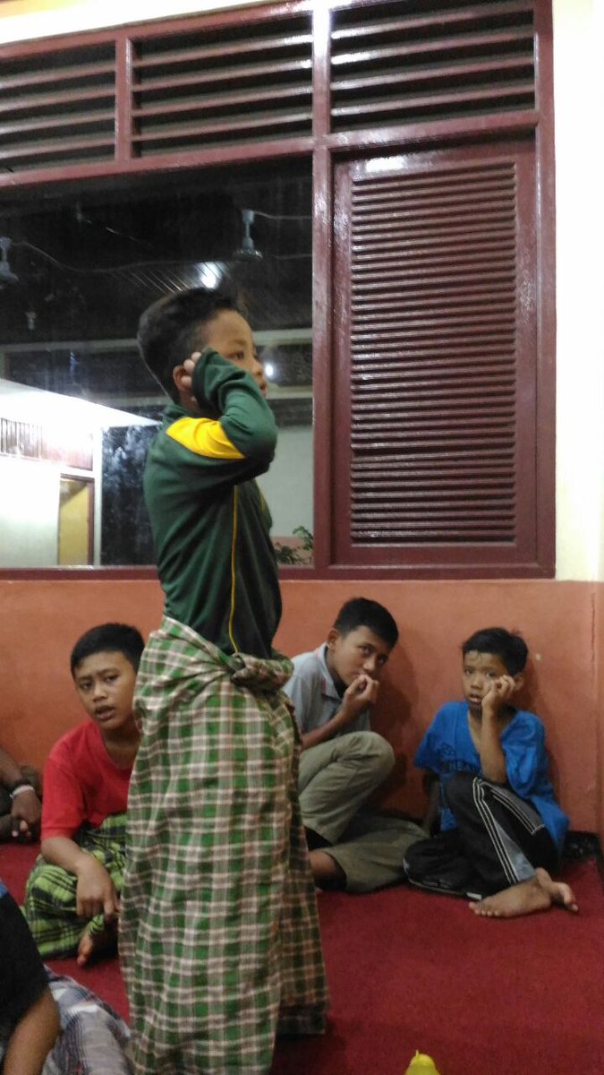 Para warga binaan <a href="/psaapu01/">PSAA Putra Utama 1</a> belajar azan bersma dengan mahasiswa <a href="/stksbdg/">STKS Bandung</a>