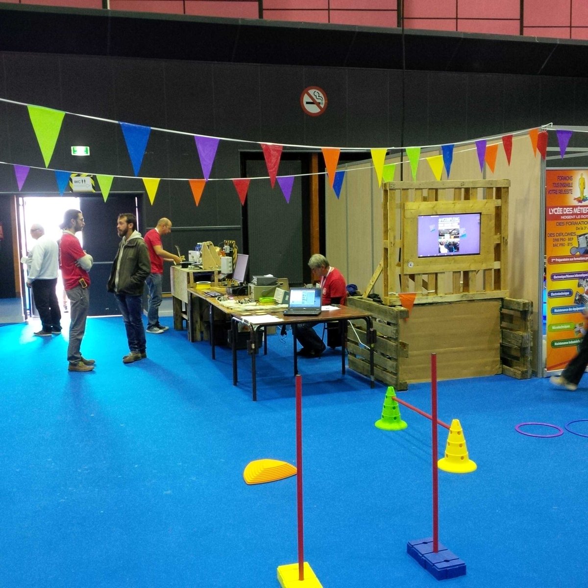 vcomputing's tweet image. Second day at Chartres Mini Maker Faire #makerfairechartres