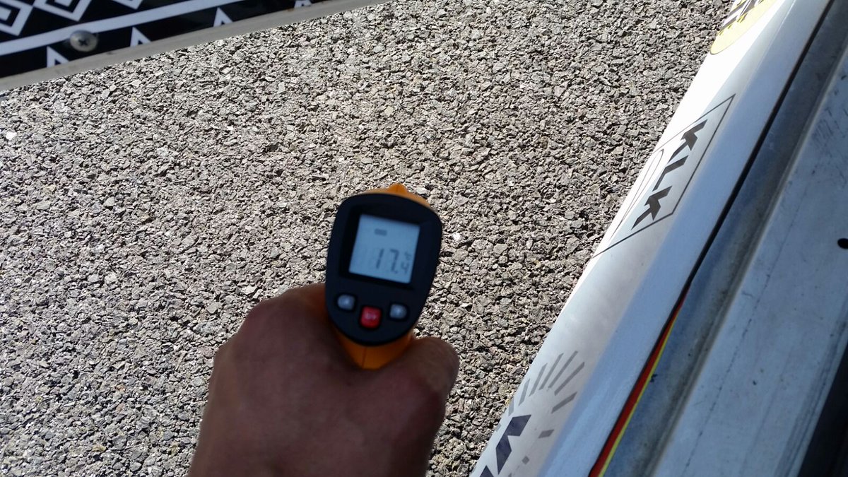 TDriftbrothers's tweet photo. #Tarmac at #slovakiaring is #warming up just #nicely. off to another #practicelap https://t.co/z9he3MtluO