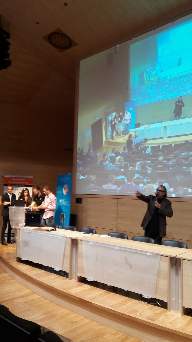 Airiartsorhondo's tweet photo. @jfcarrasco au top @TelecomValley @chguion @FranckLavagna @LLondeix #hackathonsante et Joëlle Braive dans le jury https://t.co/gKyatqjVoj