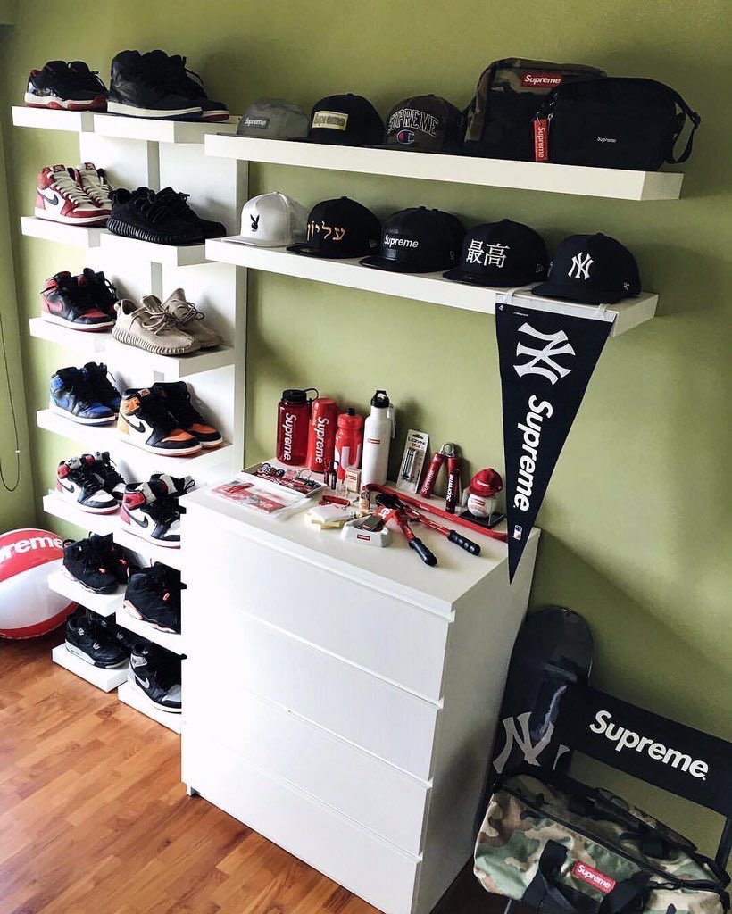 __pkc14's tweet photo. ✔️Supreme 好きな人RT🔥🔥

✔️こーゆう部屋に住みたい人RT https://t.co/O0KcAuZADE