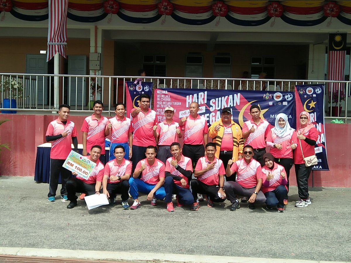 razrin16's tweet photo. #HariSukanNegara peringkat Sekolah Henry Gurney, Telok Mas, Melaka seramai 350 kakitangan dn penghuni menjayakannya. https://t.co/nhKDxvt0eU