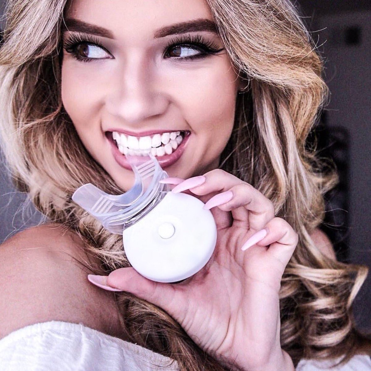 luxuryance's tweet photo. Perfect smile 👌🏼 https://t.co/RJyiCUlqjf https://t.co/Bz6OV9uQsU