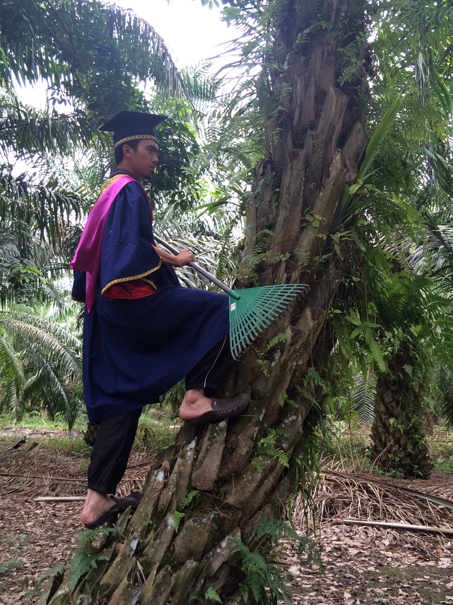 sOhakimi's tweet photo. tahniahhhh sahabatku yang telah berjayaaaa 👏🏽👏🏽🎉🎊🎊 https://t.co/9XS076F9Yc