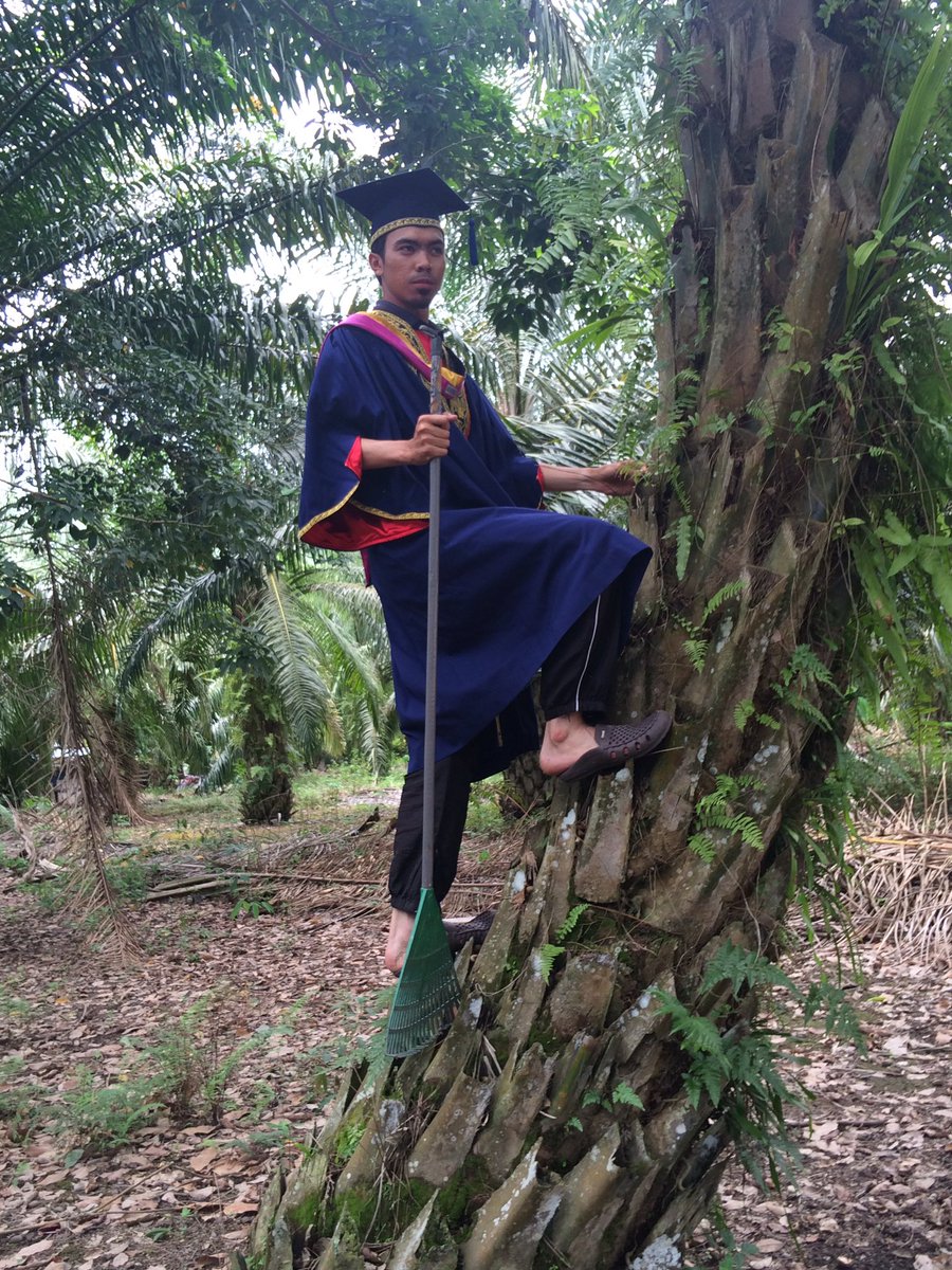 sOhakimi's tweet photo. tahniahhhh sahabatku yang telah berjayaaaa 👏🏽👏🏽🎉🎊🎊 https://t.co/9XS076F9Yc