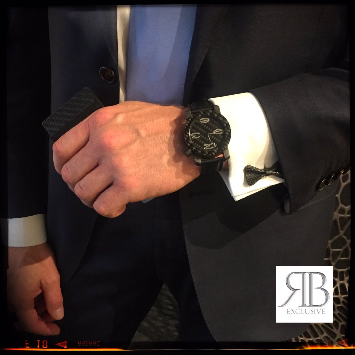 RONvandenBOSCH_'s tweet photo. STYLE YOUR LIFE #lifestyle #style #stylist #blogger #luxury #watch #cufflinks #cardholder #rbexclusive #suit #horloge #kaarthouder https://t.co/JAfLY0mAvQ