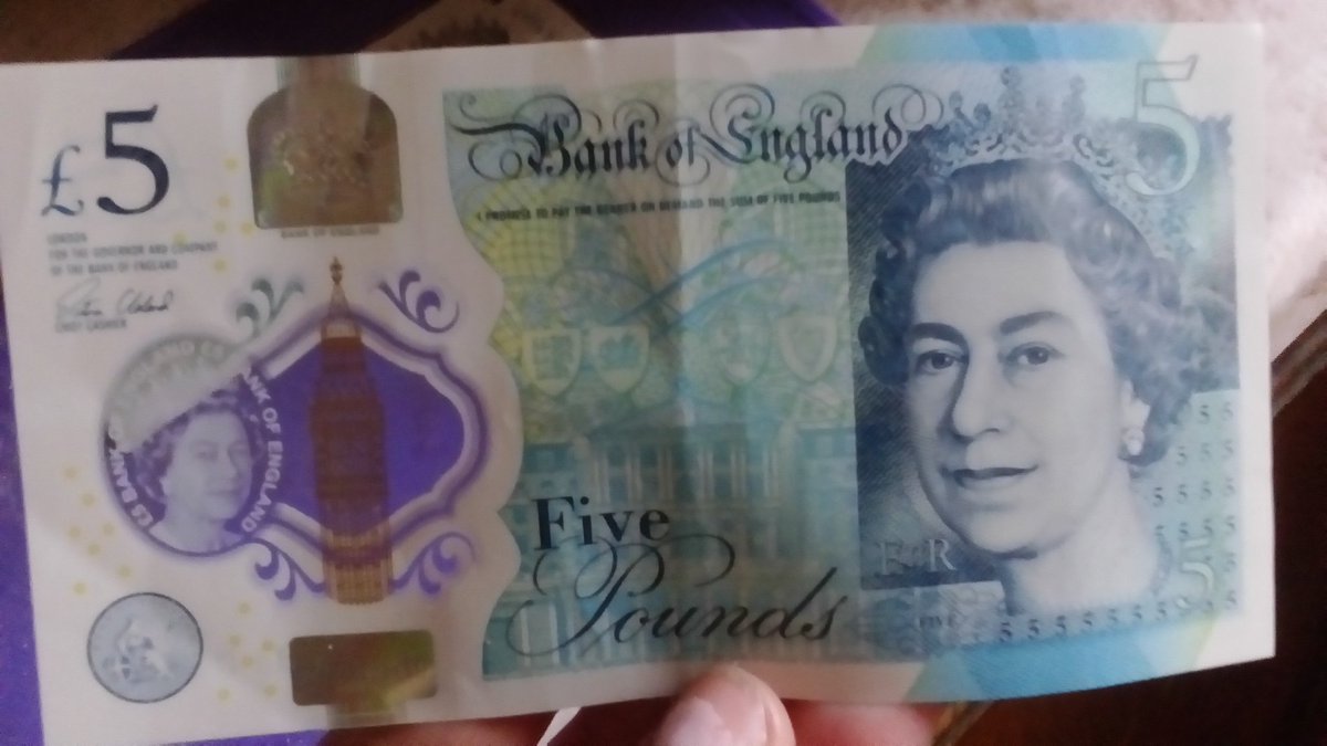 GeorgiaDobson94's tweet image. Finally got one of these 😍 #newfivepoundnote