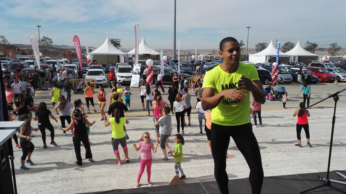 FestiVanFT's tweet photo. #FestiVan que bien lo pasamos bailando #zumba con Sara y Mimi. Vente al #auditoriomiguelrios https://t.co/SEaN5EWYkS