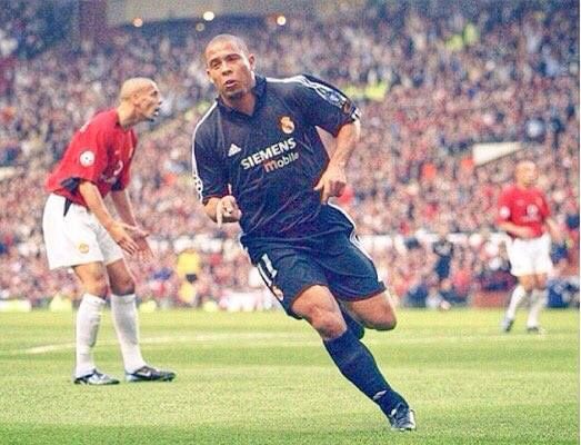 Footballogue's tweet photo. [#Légende] Suffit juste de regarder la tête de Ferdinand... 😅 https://t.co/wWZhEaAs8J