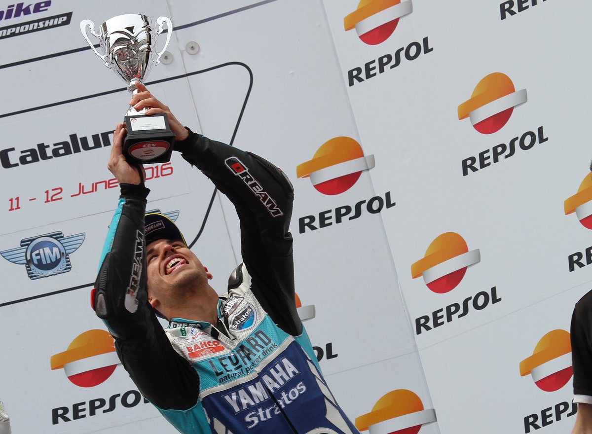 raimotor's tweet photo. Mañana con @55_alejandro_ que a falta de una carrera y a pesar de la grave lesión que sufrió esta temporada es 3º en la general del FIM CEV https://t.co/GcEmX4IZ8e