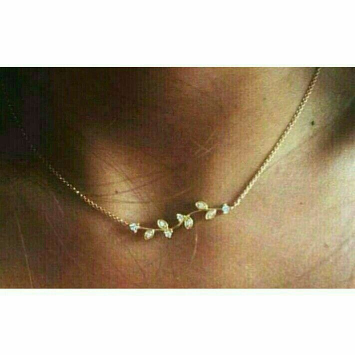 ❥ 

↓ ✿^ء

كـ قـلاده لا ازيـحك عن نـبضي
ولا اكـف عـن الـشعور بـك🌿💭