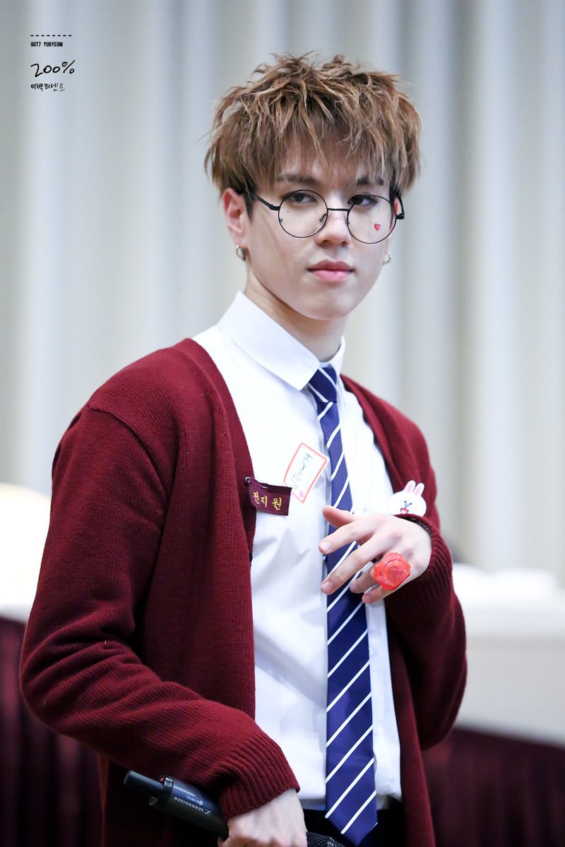 got7news_'s tweet photo. ขอแจ้งตำรวจข้อหา��ล่อเกินเหตุ #GOT7 หล่อไปไหนอะผัวจ๋าา https://t.co/Uxi2KExylI