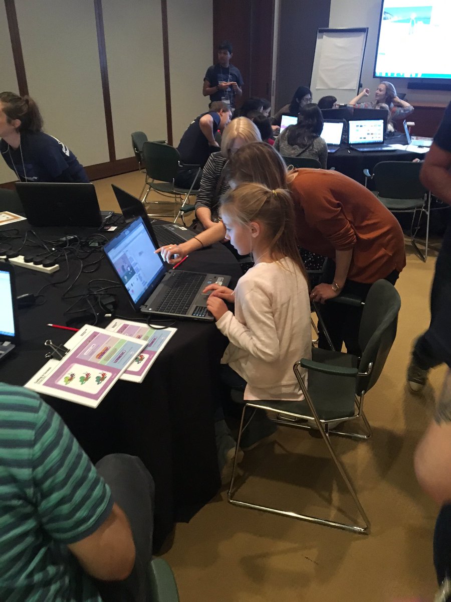JanaNovohradska's tweet image. The Hungry group doing scratch @BofAML @Stemettes #foodcodewknd