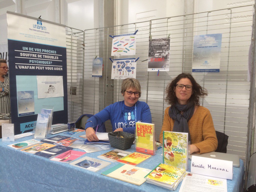 lemaldemere's tweet photo. Merci à l'@Unafam 72 de m'avoir invitée à la 25ème heure du livre du  Mans pour présenter "D'un soleil à l'autre" https://t.co/mrNzgZzs2G