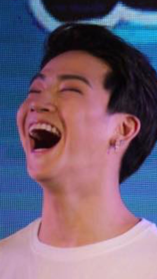 got7news_'s tweet photo. ใจเยนค่ะพี่บี...  #GOT7 https://t.co/Hn3e5iWYKj