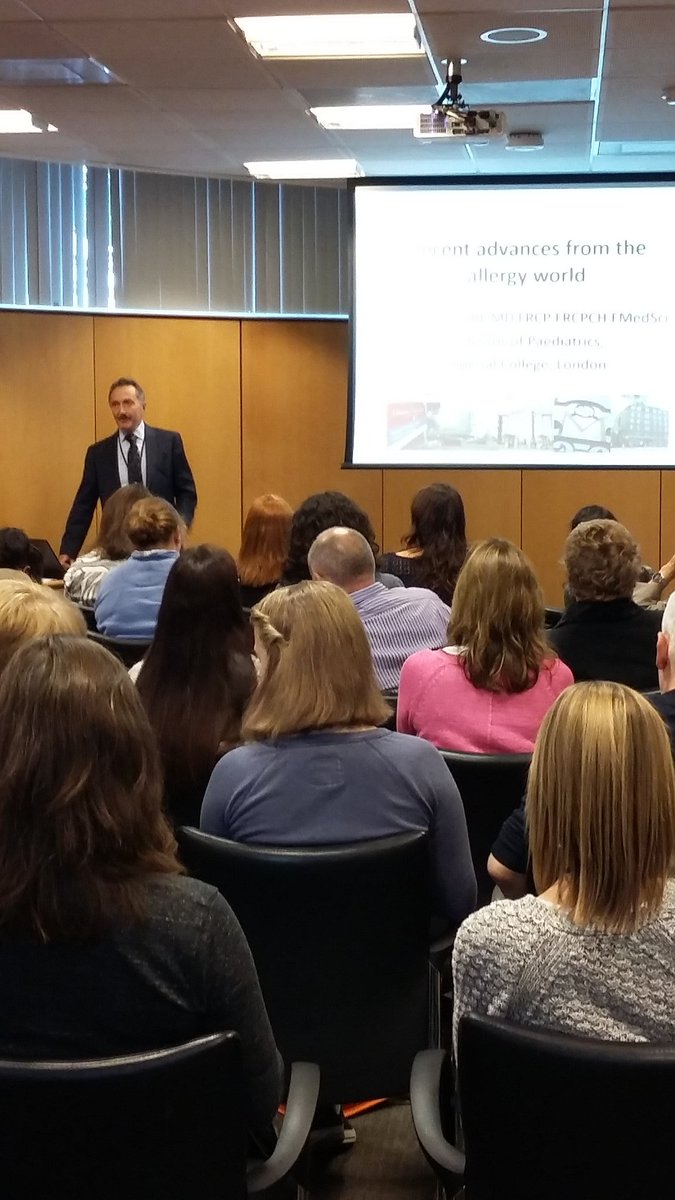 AllergyCampaign's tweet photo. Hanging out with a great bunch of @Anaphylaxiscoms volunteers at the annual conference. The great Prof Warner outlining advances #allergy https://t.co/InBlPH485t
