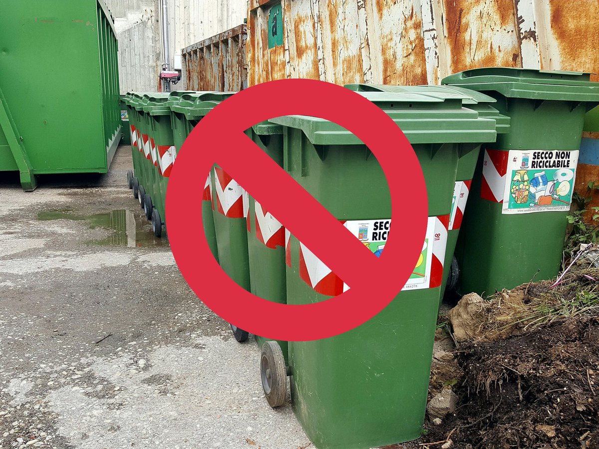 SartoriAmbiente's tweet photo. 120lt. residual waste bins are given back swapped for handy 40lt. caddies #smallwaste #smallbin #downsizing #doortodoor #portaaporta https://t.co/PbzV4oy6W8