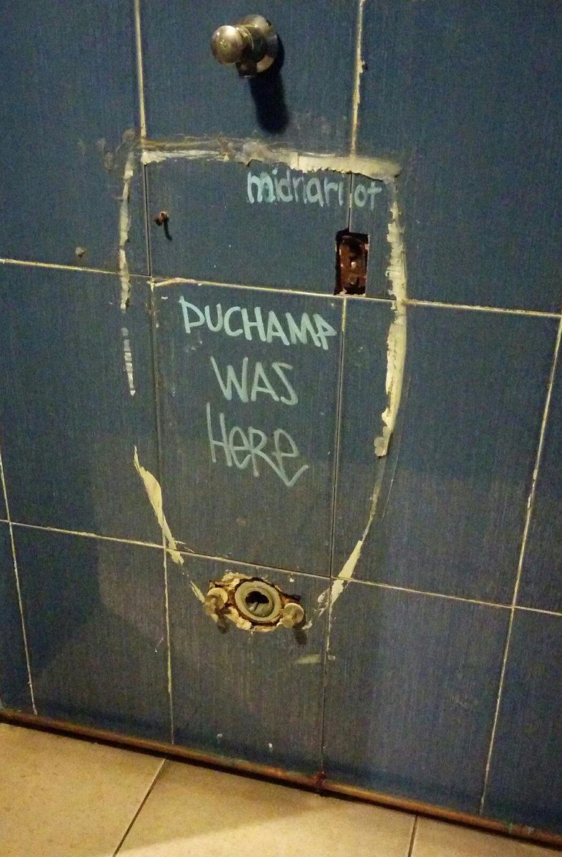 AlfonsoRodd's tweet photo. Duchamp was here. #streetart https://t.co/056gQ6FXlS