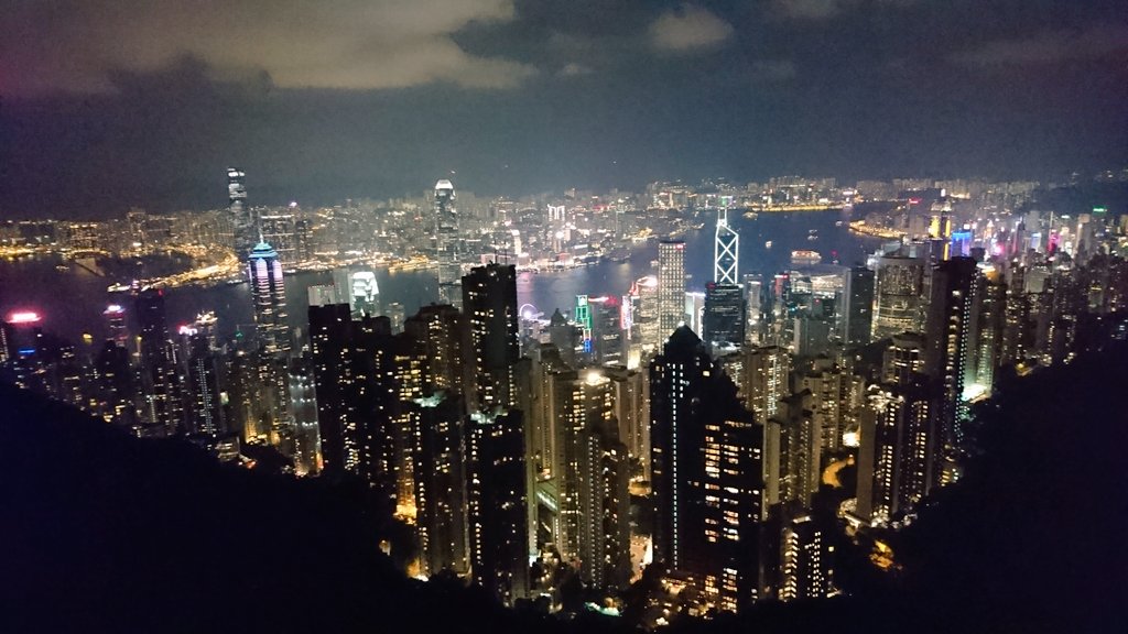 discoverhk's tweet image. Gorgeous pic! RT @miss_Mr_King the nigh view from Victoria Peak #HK #travel
