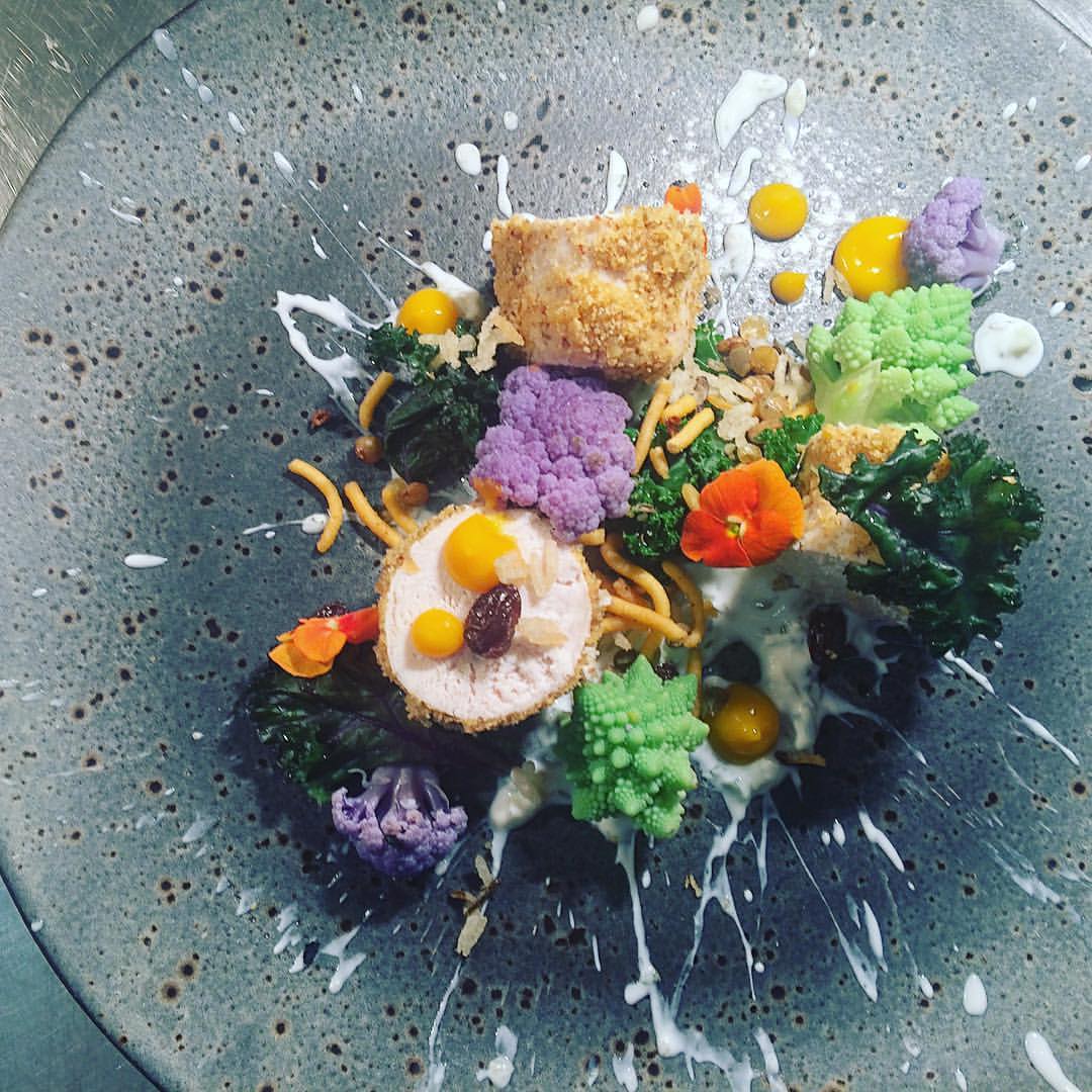 bombay chicken,cauliflower,puffed wild rice,raita,mango
  #newmenu #newbeginnings #cauilflower #mango