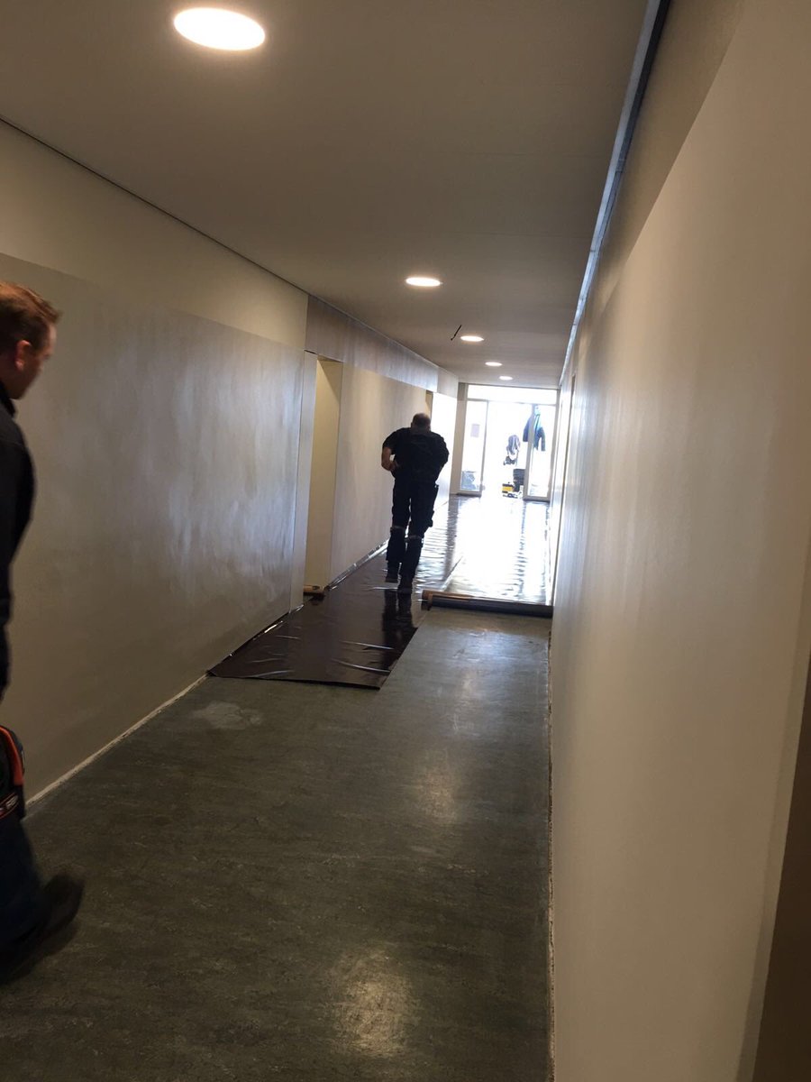 #pvc vloer leggen op 12 verdiepingen van VVE Terborch Veste. Vandaag met de 12e verdieping begonnen. Nog 11 te gaan!