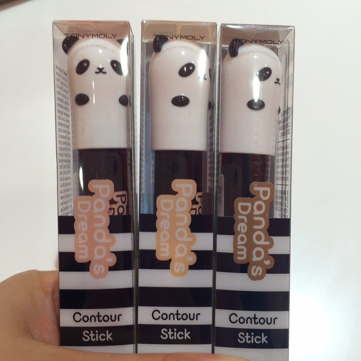 tonymoly_3ban's tweet photo. ♡人気のパンダシリーズ新商品♡
(左)ハイライト
(中)コンシーラー
(右)シェーディング
各￥1,200+tax https://t.co/uRyPtvk2Bg