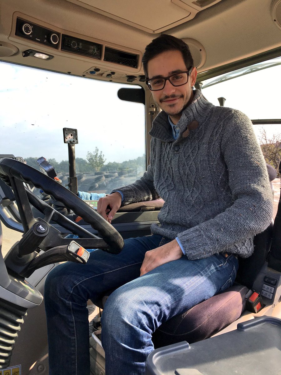 BenjamKirschner's tweet photo. Visite d'une exploitation laitière à #Orvault: De bons échanges permettant de mieux comprendre les problématiques de la filière ! 🐮 https://t.co/H790p22zpY