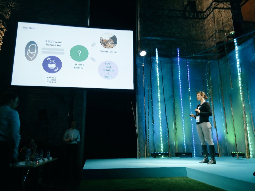 alexfarlander's tweet image. Chrystalis technologies represents England on the stage of the Grande Finale #CLP2016