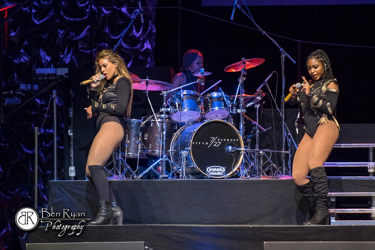 LiveNationBE's tweet image. Some cool live shots from @FifthHarmony in Dublin! See you on Saturday 29 Oct, girls! 💖👯👯 #727Tour Tickets &amp;amp; info: goo.gl/lYZSKG