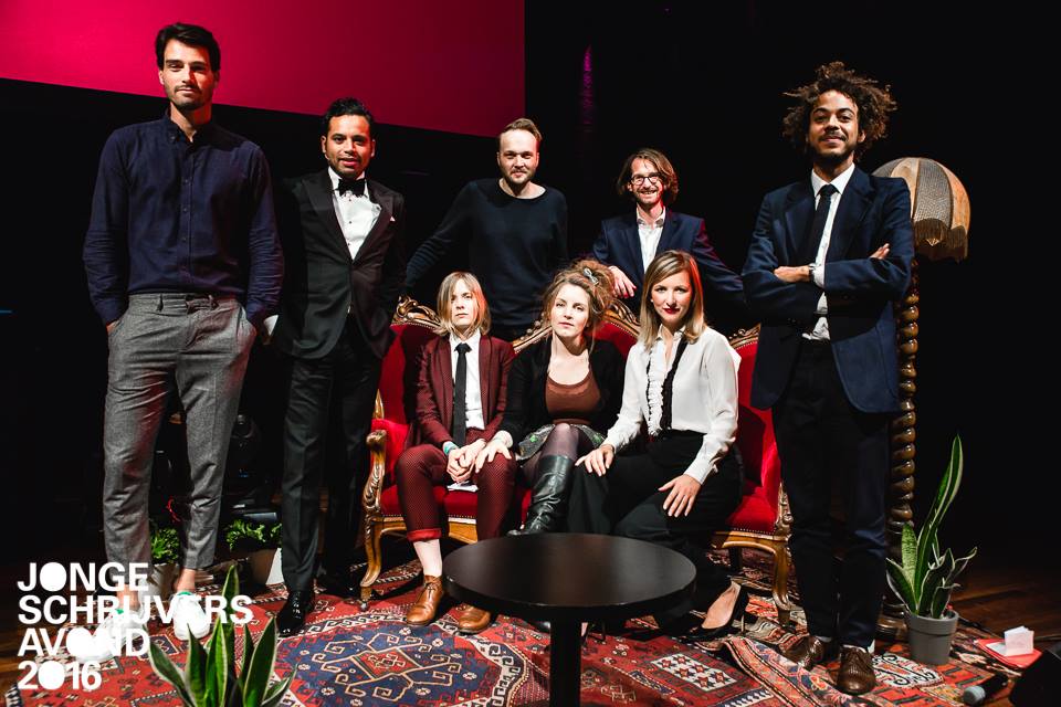 LoodMagazine's tweet photo. Vorige week werd de literatuur gevierd tijdens de laatste Jonge Schrijversavond. https://t.co/ZF6vhwjvRB #jsa2016 @AmsterdamJSA https://t.co/HWqNRW8MG8