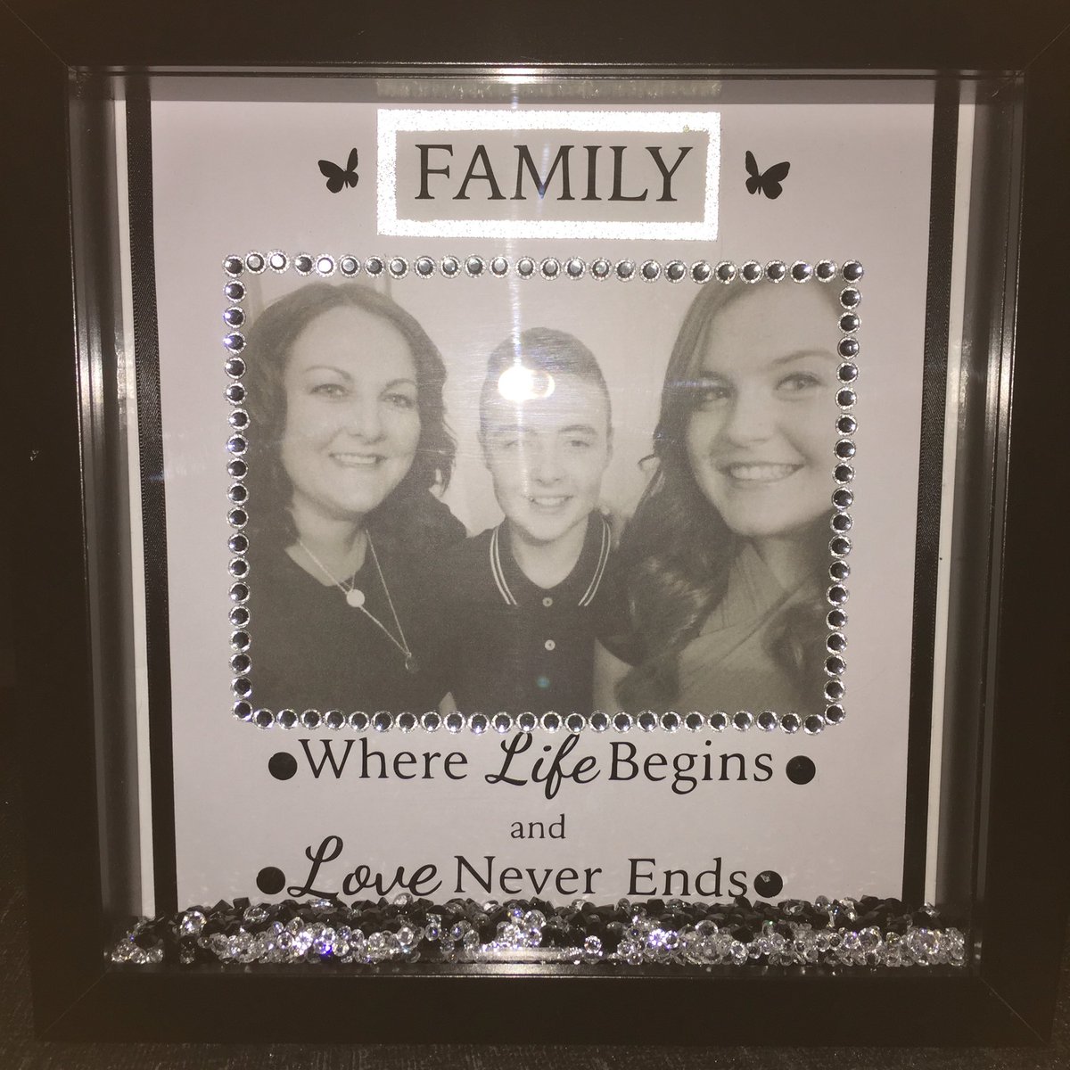 caitscreationsx's tweet photo. Family Frame - £12 

#family #frame #boxedframe https://t.co/gJuXfG7oUL
