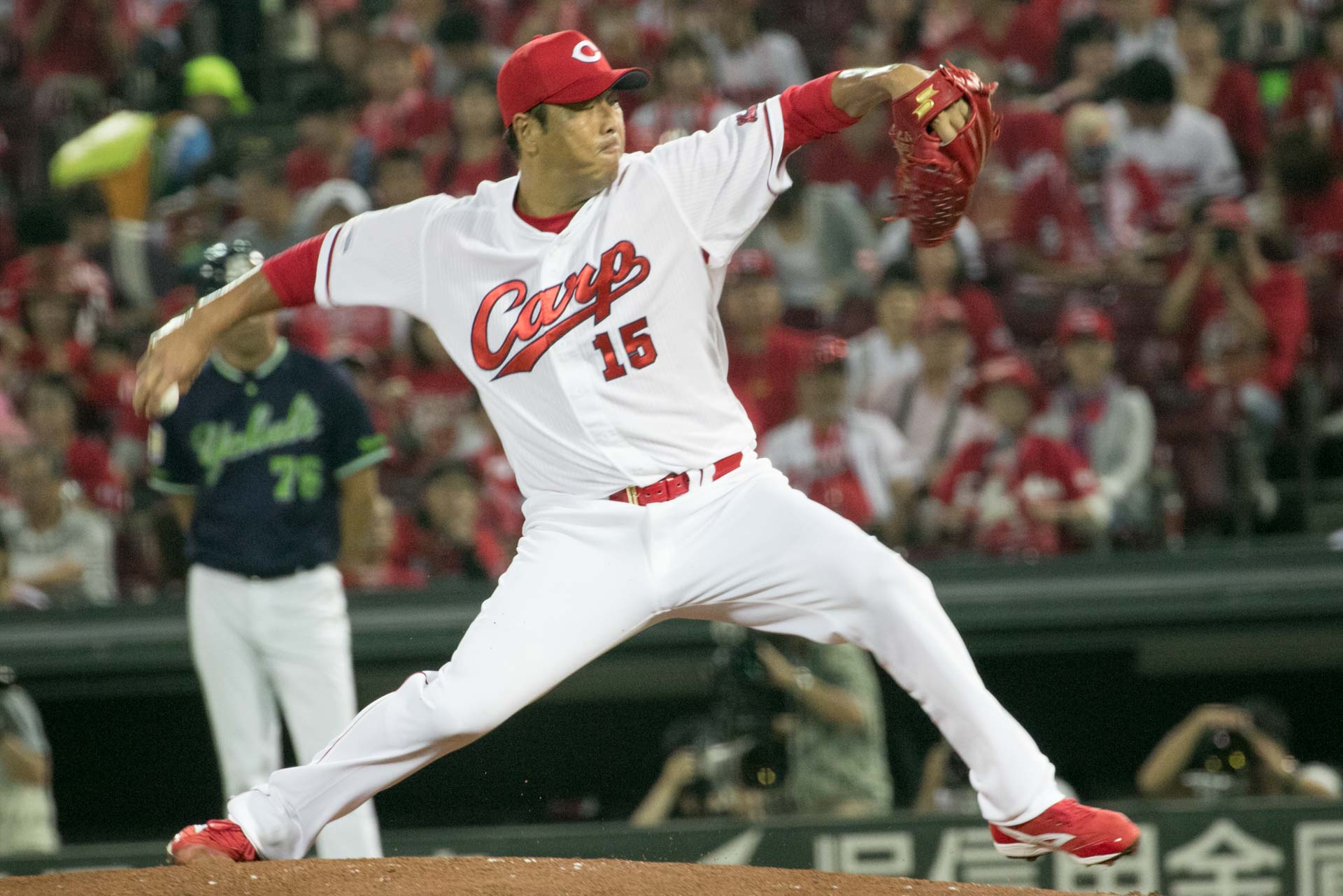 テッシ 投げる黒田 黒田のフォーム この瞬間が一番かっこいいいと思う 16 10 1 ズムスタ Carp 黒田博樹 T Co T8vzo8hyq2 Twitter