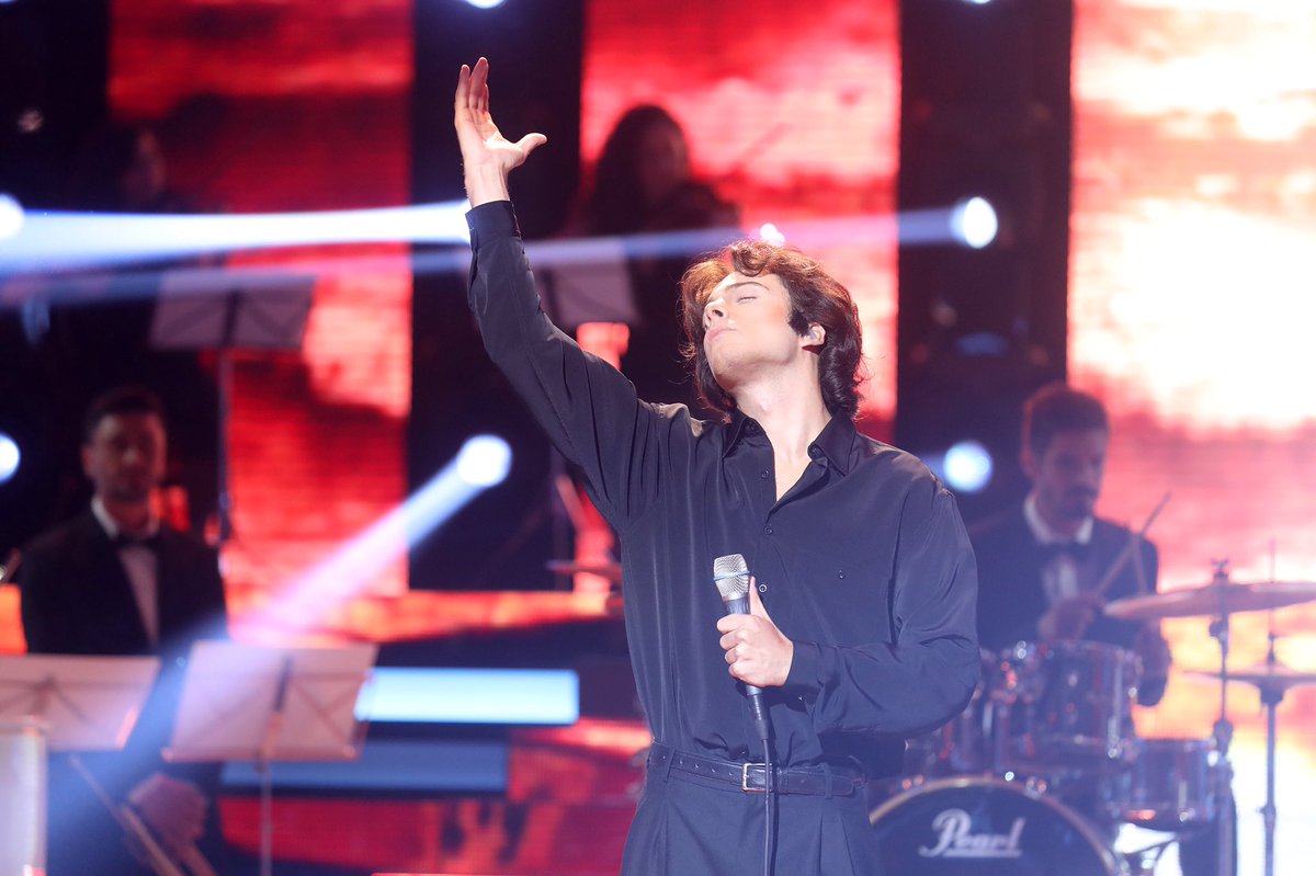BlasCanto's tweet photo. Gracias a todos! Ayer fue una noche mágica. Mejor estreno histórico de @TuCaraMSuena ¿Os gustó mi actuación? 🎭 https://t.co/KMJFxXiGqN https://t.co/iDIgB2Hz5R