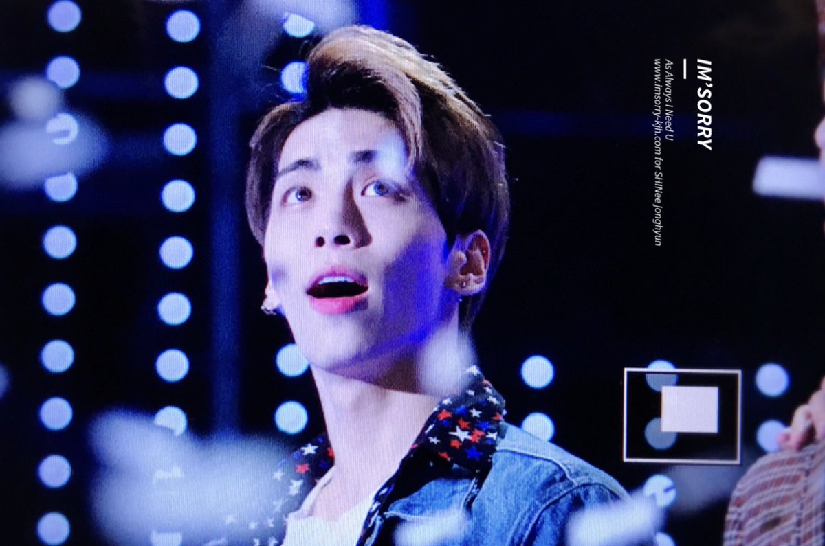imsorry_kjh's tweet photo. 161008 DMC korean music wave - 엔딩 귀여운 몽몽이 #종현 #jonghyun https://t.co/B5ONIjaMKR