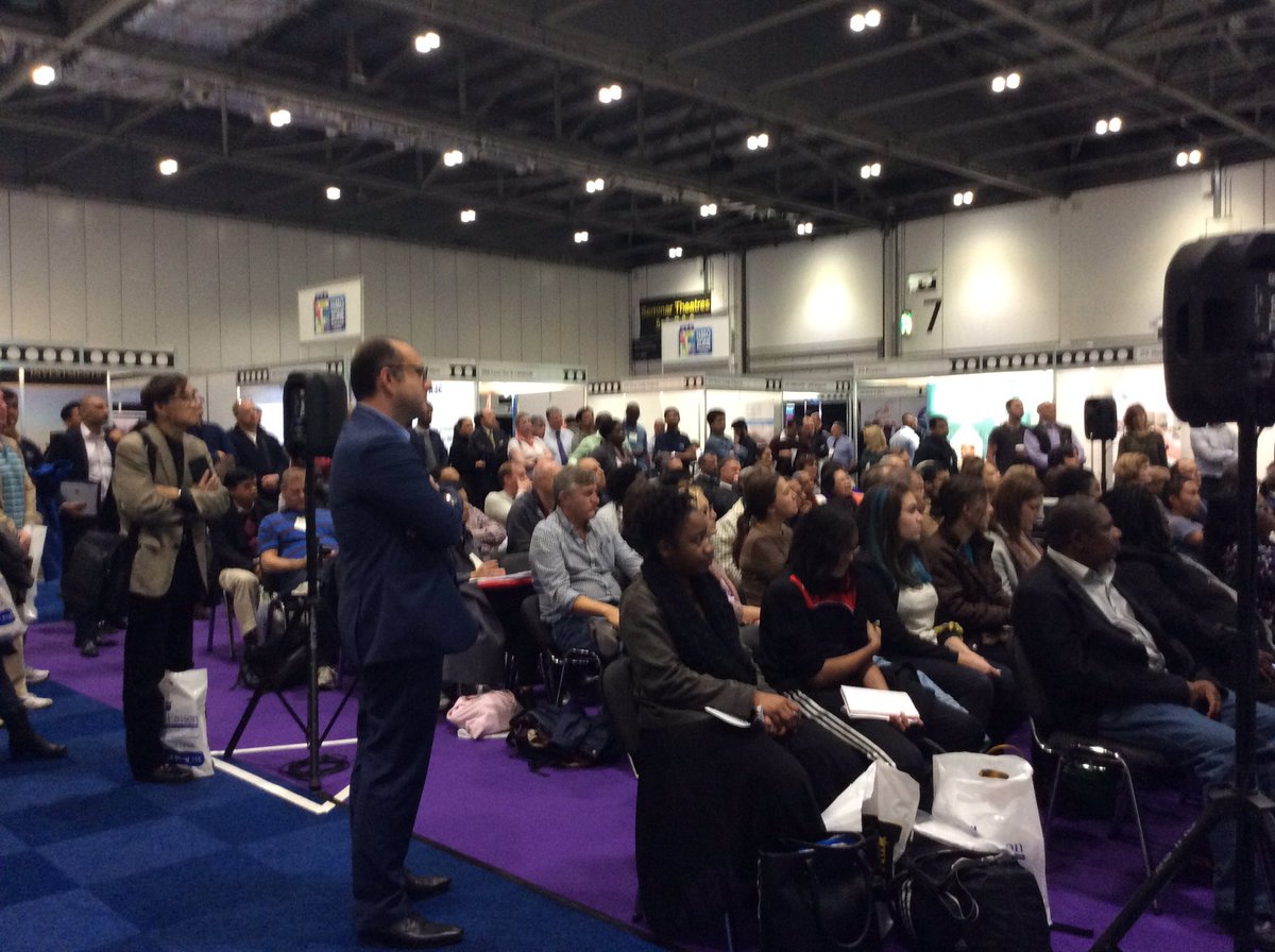 Gill_Fielding's tweet image. Just about to go on stage #propertyinvestor @Investor_Show . #fieldingfinancial