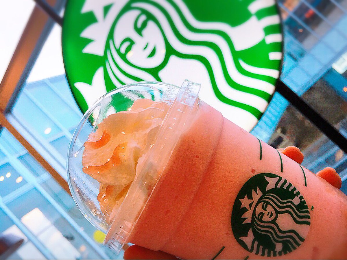 S2Vcxmk's tweet photo. 昨日だけどスタバで新作のピーチクリームフラ��チーノ飲んだ🍑💓結構あっさりしててババロアとめっちゃあっとる😚アップルパイも食べた🍎サクサクしっとりでうまかったぁ😋 https://t.co/TZgrWONa95