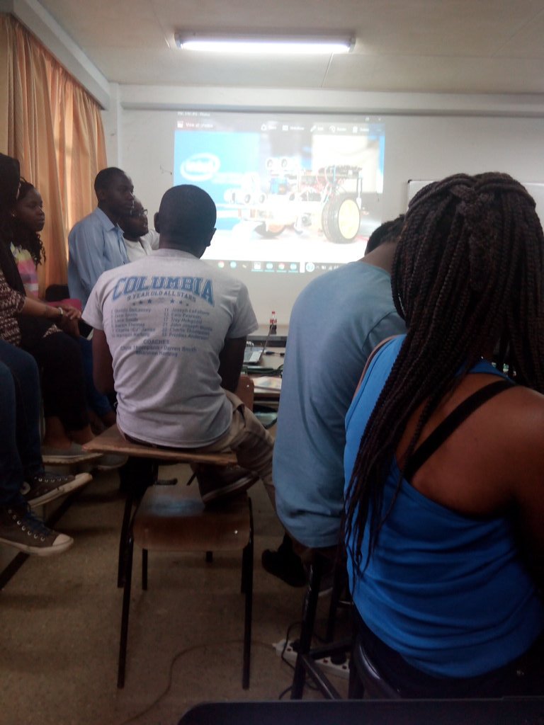 TerryHarrison0's tweet photo. Aaawww what is thaaat! #intelatJKUAT https://t.co/w9DkRczIqD