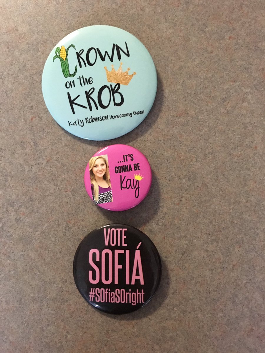 ScoBridge's tweet photo. Proud of my @ButlerKKG HoCo buttons too. All CCOM majors! @kayliericks12 @sofiemv26
Good luck today @CrownOnTheKrob https://t.co/qNmbBu8RIl