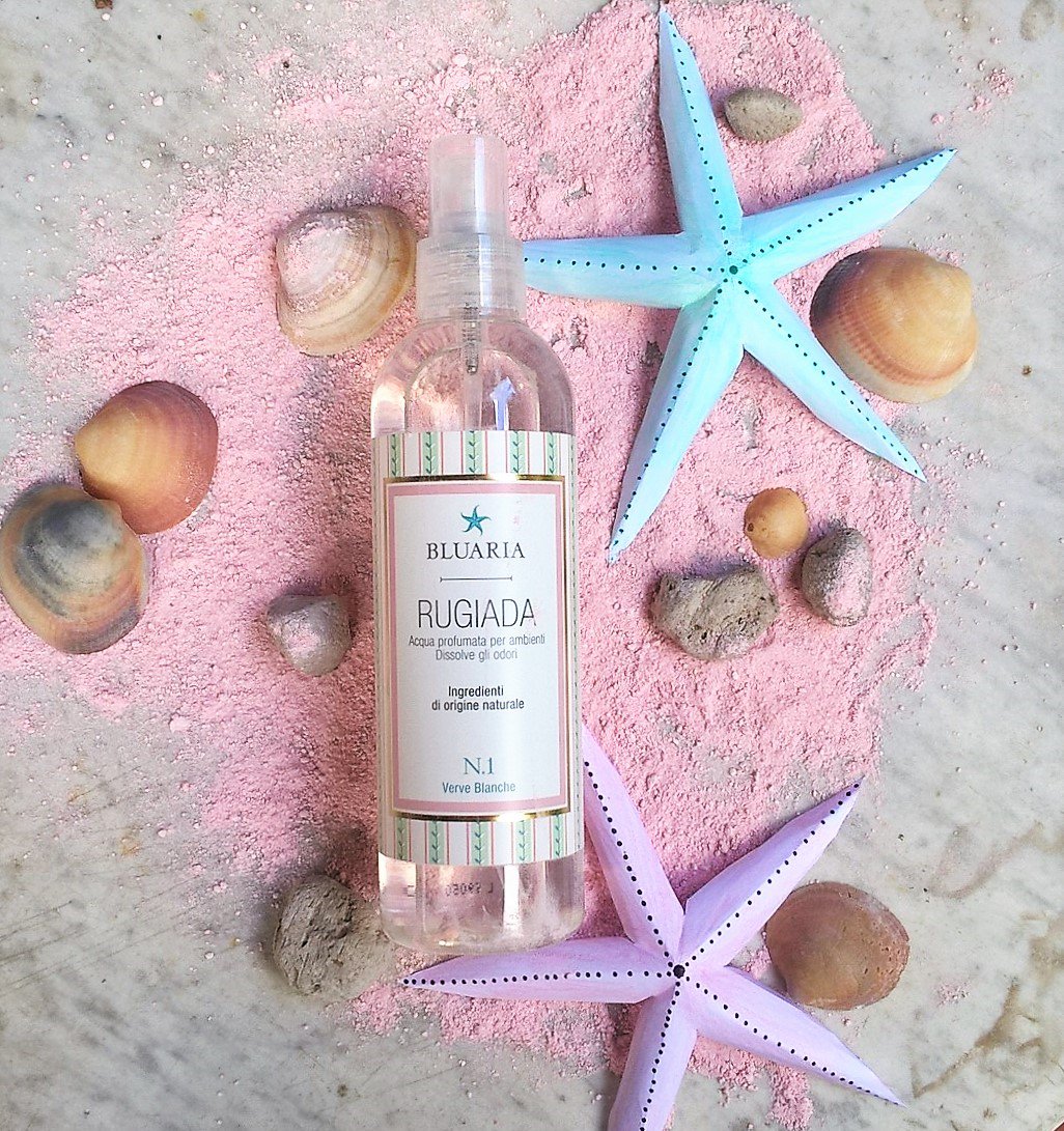 thenickelmag's tweet photo. COLLABORAZIONE //Acqua profumata per ambienti #nickeltested: #RUGIADA by #BLUARIA || Andate a visitare il sito https://t.co/kGKVeQ0pHK https://t.co/609Xf9QB0u