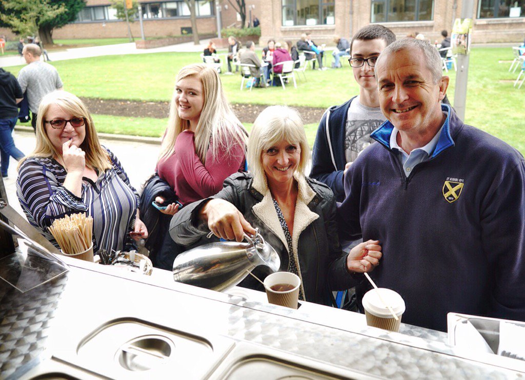 hulluniphoto's tweet photo. Tried our awesome food yet? You won't be disappointed! Head out to the main walkway near the Library!😉 #hullopendays https://t.co/1DvDaar3Bz