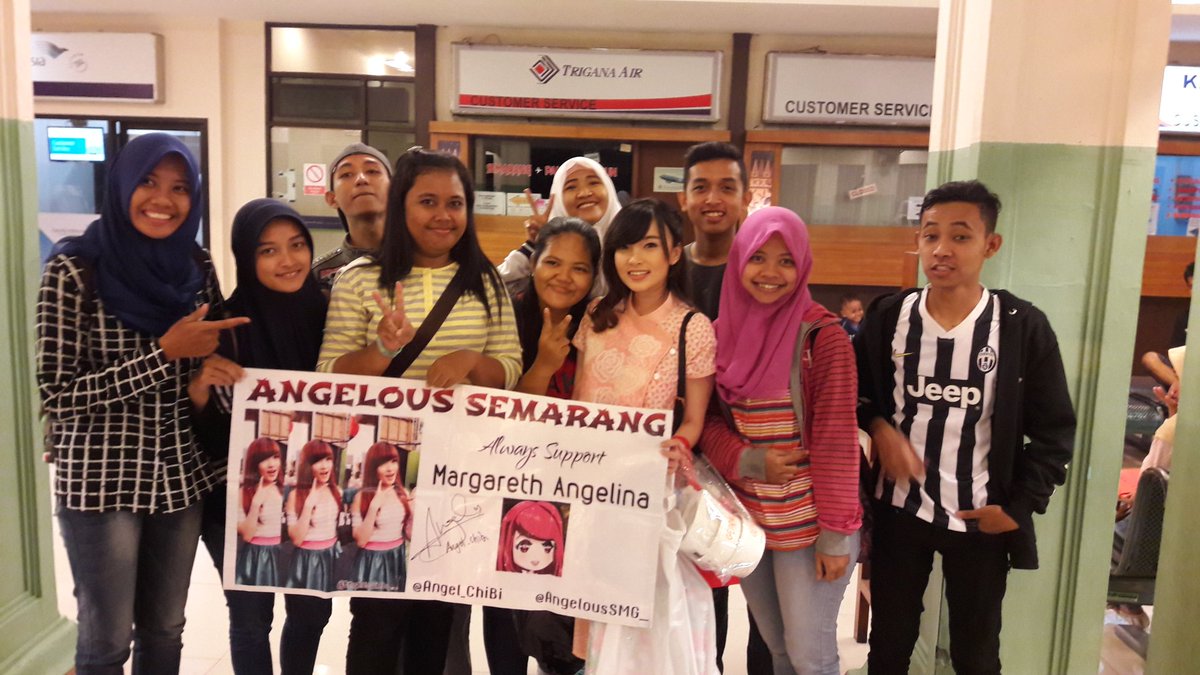 AngelousSMG__'s tweet photo. Thanks for today ceh @Angel_ChiBi 😙😙 safe flight yah.. Kabarin kalo udah d jakarta 😙 Se you next event.. https://t.co/nkY7Yk5DwM
