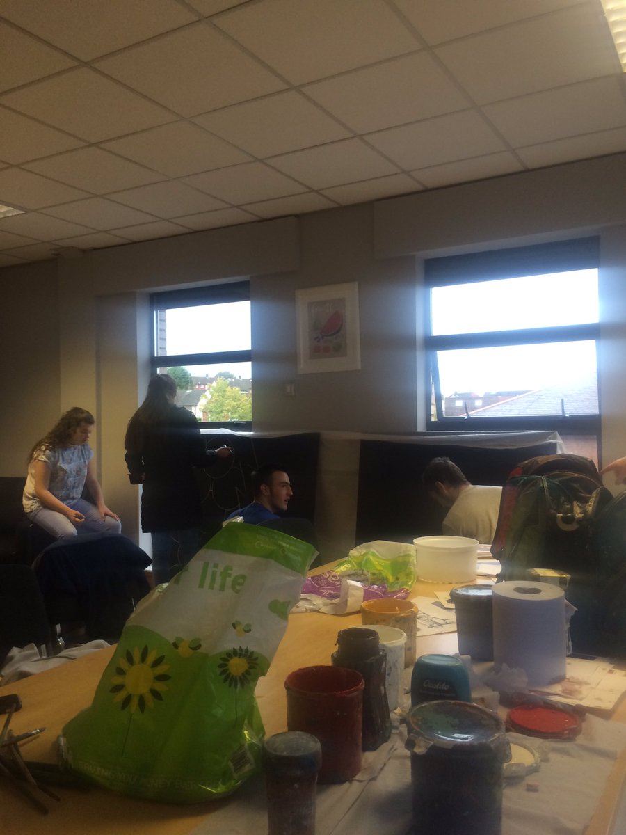 USDTYouthTeam's tweet photo. Needs based art murals taking shape @mickymaco @ActiveCN #OFMDFM #SIF #art #Communitymatters https://t.co/eArat9xhtf