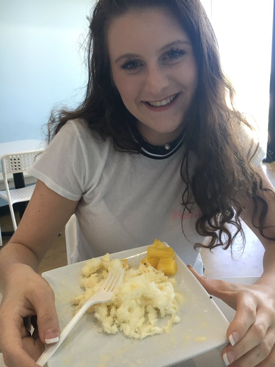hilburnd's tweet photo. Snow factory with this girl. @andiehilburn https://t.co/tTtsn4tEJx