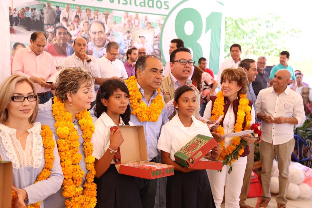 HectorAstudillo's tweet photo. Con gran satisfacción hoy llegamos a los 81 municipios recorridos, meta cumplida
#1AñoTodoGuerrero https://t.co/Pw9kVZoRiW
