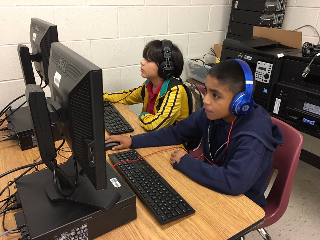 MarkMarquez777's tweet photo. #thinkthroughmath, #readingplus #plepanthers kids in full swing. @ple_JerriGomez @coachurbina https://t.co/N0cVXCIYpH