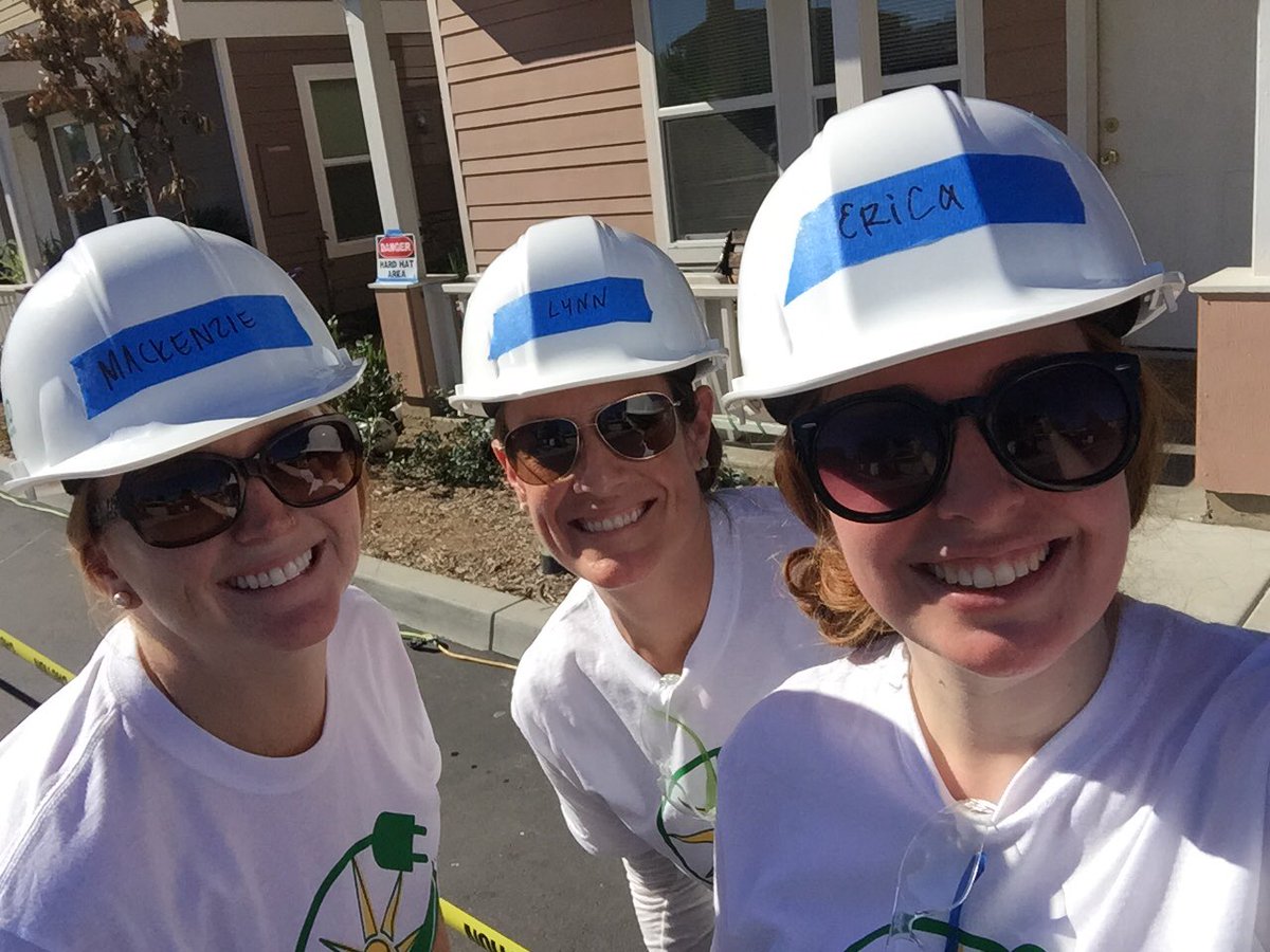 lrasic's tweet photo. #TeamRenovate helping @GRID_SD install solar for homes in Escondido #solarthon #energywin https://t.co/MjnWv395RX